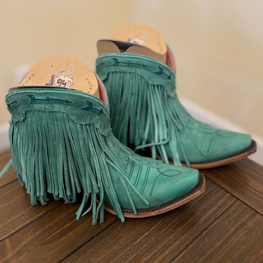 Brand new Junk Gypsy by Lane turquoise ankle boots
